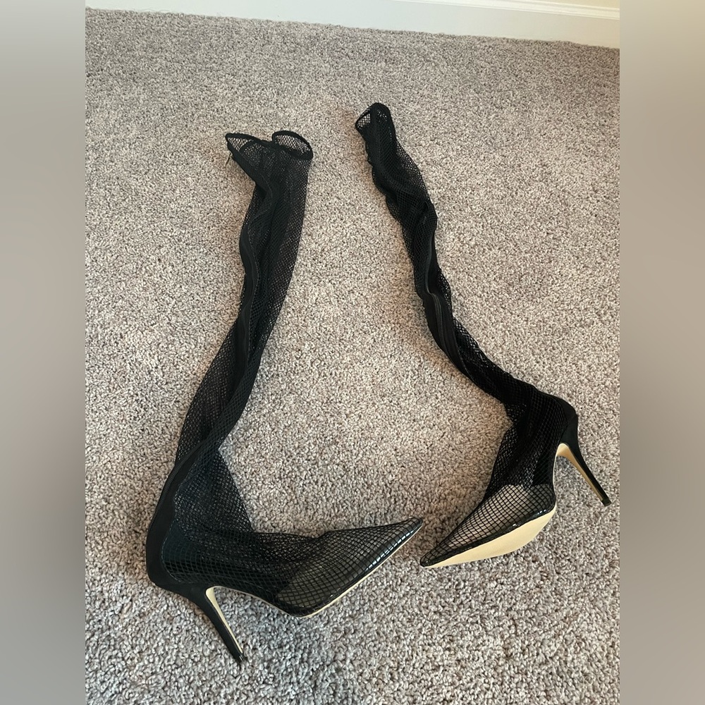 PRETTY LITTLE THING HEELS FISHNET